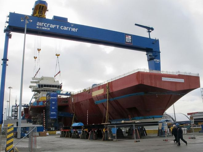 中國(guó)研制出全球龍門(mén)吊“宏海號(hào)”，起重量達(dá)22000噸，令多國(guó)羨慕